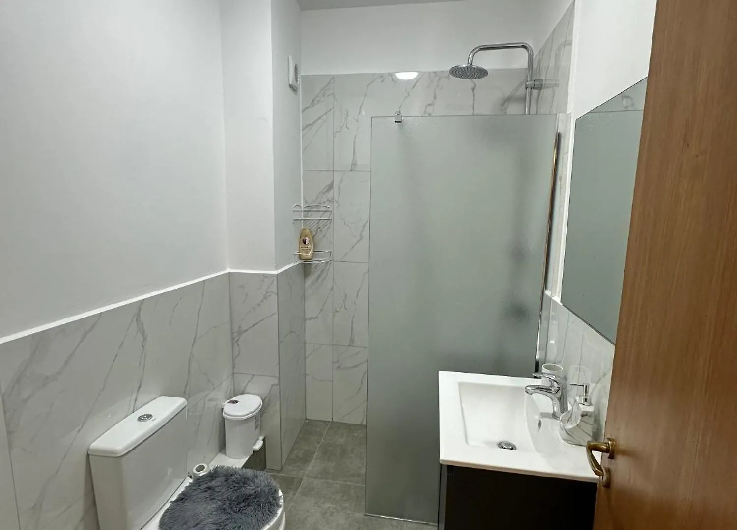 Laert'S Appartement 티라나